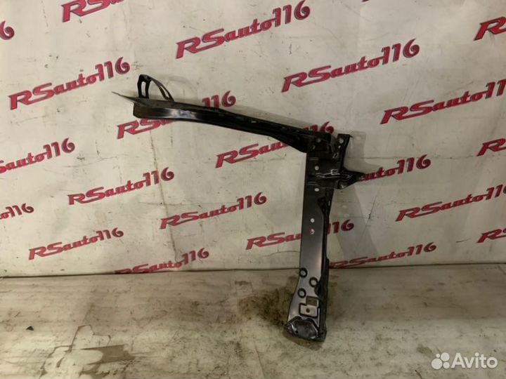 Кронштейн радиатора передний левый Toyota Camry 70