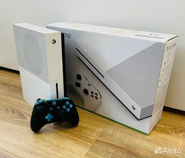 Microsoft Xbox One S (1 TB) + 400 игр