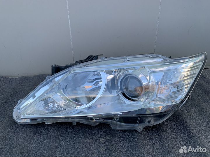 Фара левая toyota camry 50