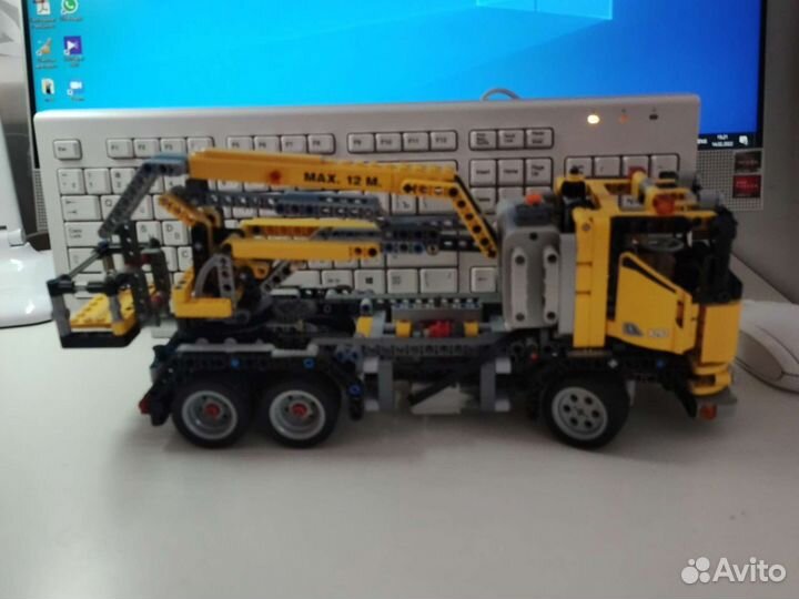 Lego cherry picker new arrivals