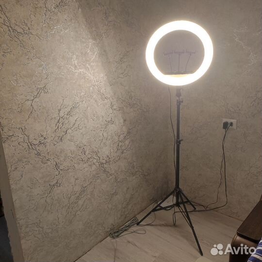 Кольцевая светодиодная лампа RL-18