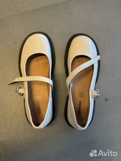 Туфли на низком каблуке Zenden