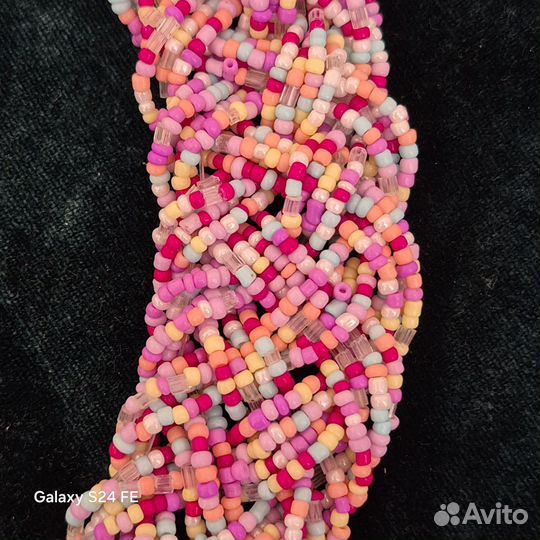 Колье чокер из бисера