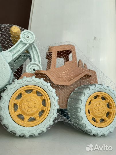 Игрушка в песочницу