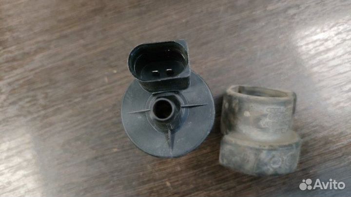 Клапан вентиляции топливного бака Audi A8 D3 6.0