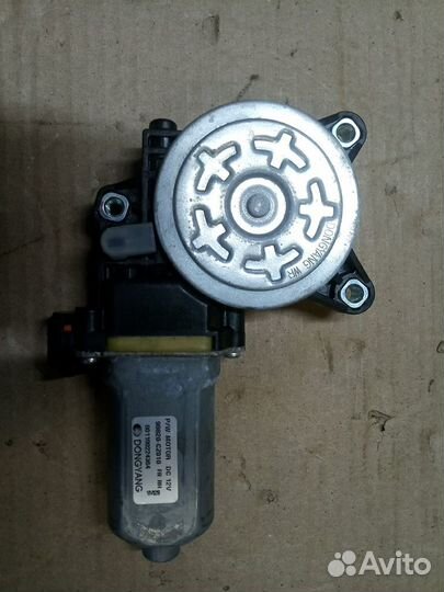 Моторчик стеклоподъемника передний правый ssangyo