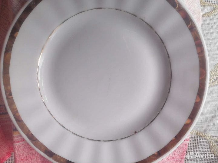 Блюдца, пирожковые тарелки