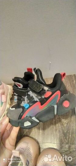 Кроссовки для девочки