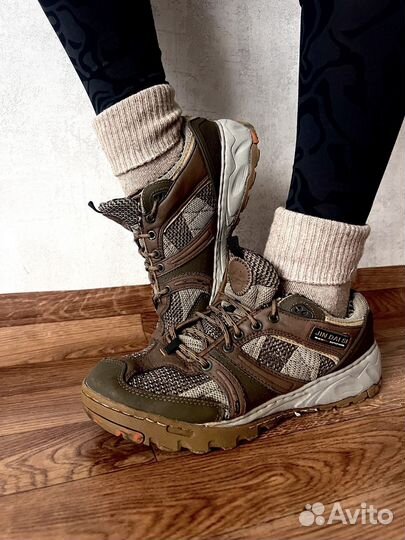 Треккинговые ботинки женские 41-42