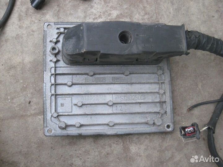 Блок управления двигателем Ford Fusion 1.4(SIM22)