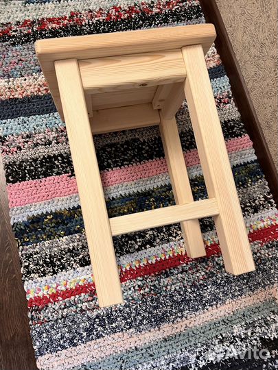 Табуретка деревенская из массива сосны