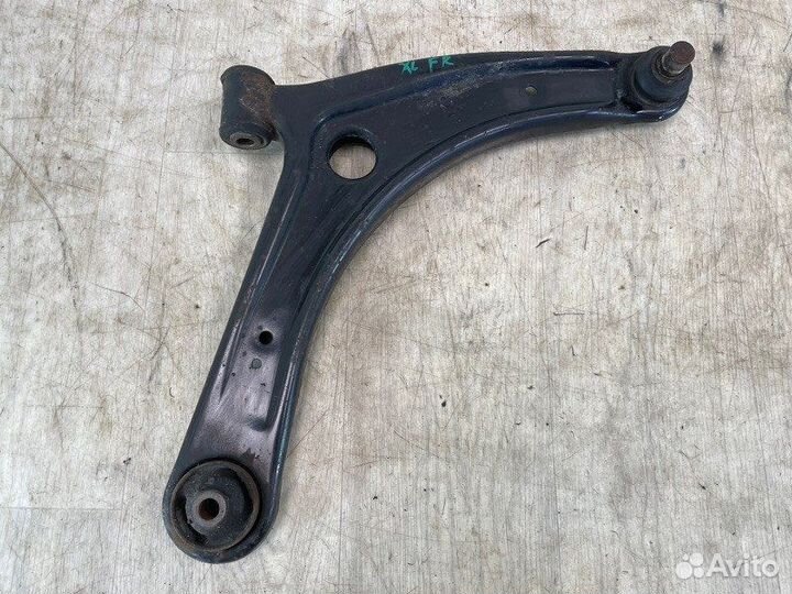 Рычаг подвески передний правый Mitsubishi Lancer