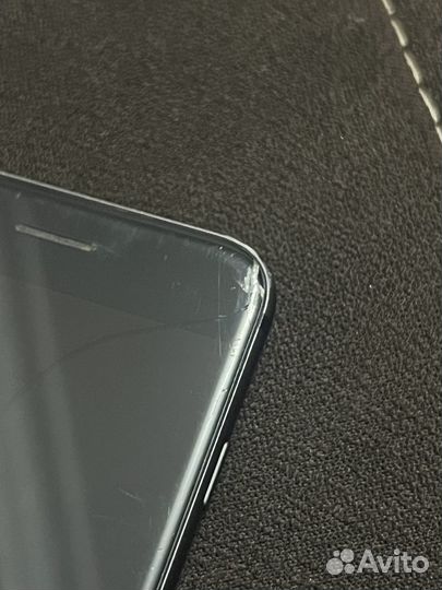 iPhone 8, 64 ГБ