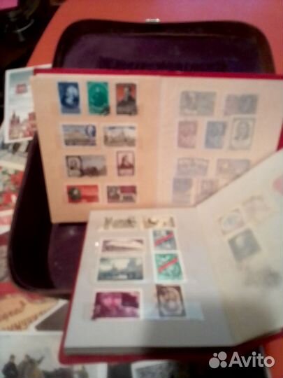 Старый чемоданчик с марками СССР