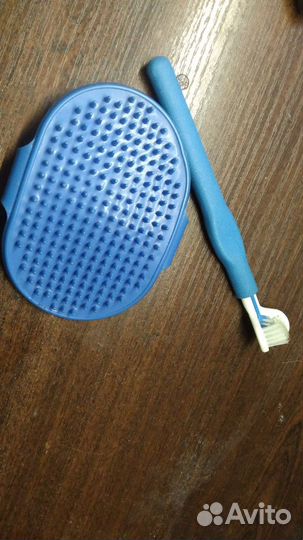 Зубная щетка и расческа для собак