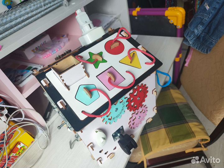 Бизиборд домик