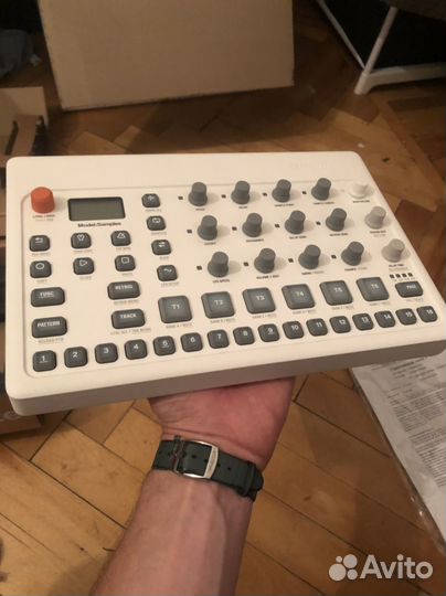 Сэмплер Elektron Model:Samples