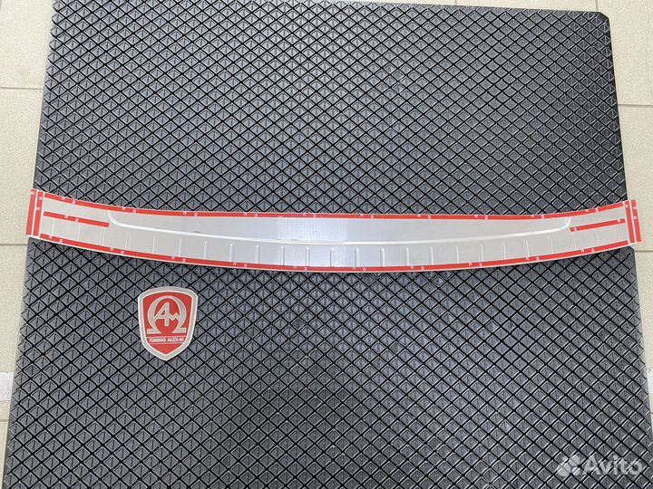 Накладка на задний бампер Land Rover Evoque 2011+