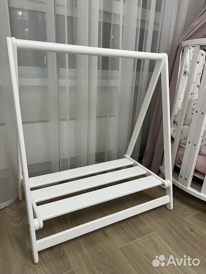 Вешалка детская монтессори