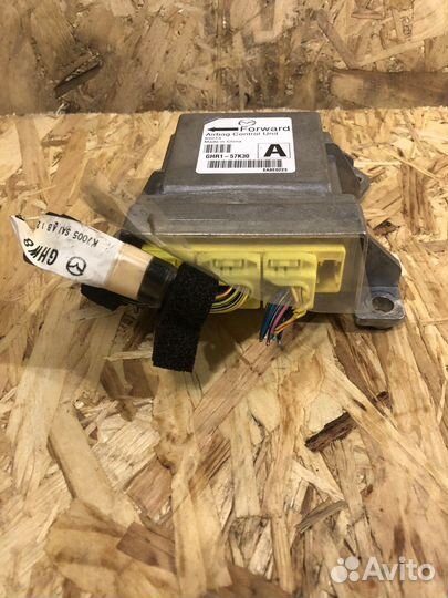 Блок управления подушками SRS Mazda GJ