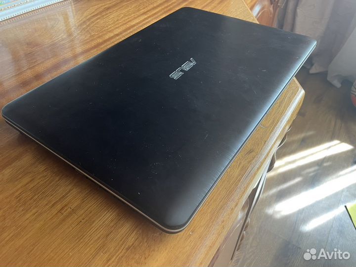 Ноутбук asus