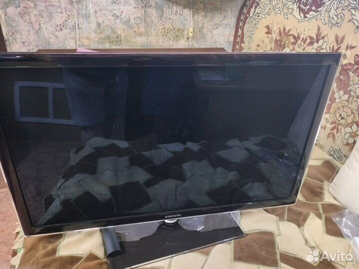 Телевизор Samsung 40 дюймов UE40D5500RW