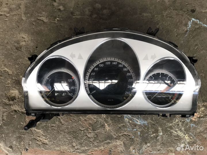 Щиток приборов w204