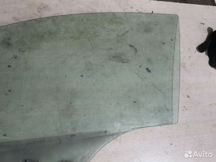 Переднее левое стекло mazda 3 bk седан