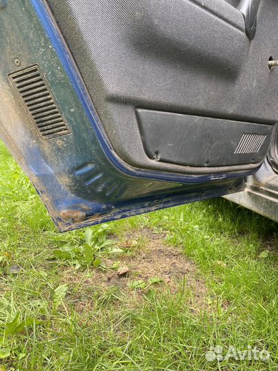 Задние двери 2111