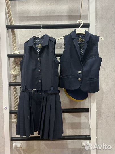 Школьная форма от Gulliver сарафан и жилет