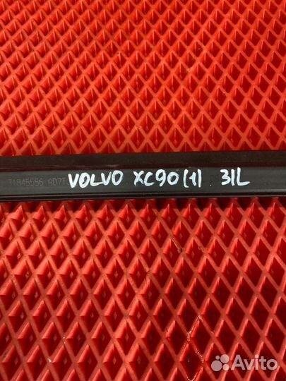 Уплотнитель стекла задний левый Volvo Xc90 2 L