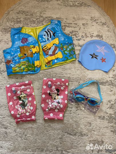 Набор для плавания (жилет, очки и др.)