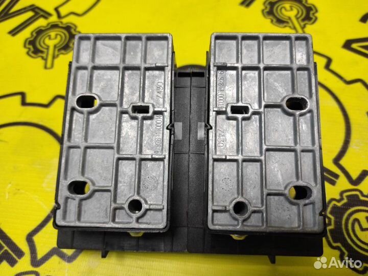 Крепление полки багажника Bmw X5 E70 N52B30