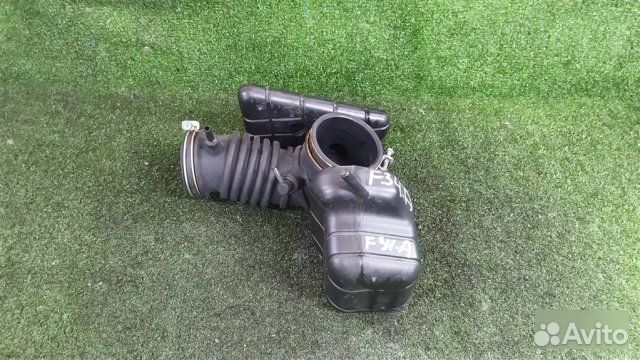 Патрубок воздушного фильтра Mitsubishi Diamante