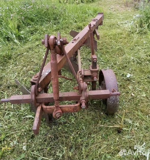 Плуг Белагромаш-Сервис 3-5 корп. (ПГВ), 1995