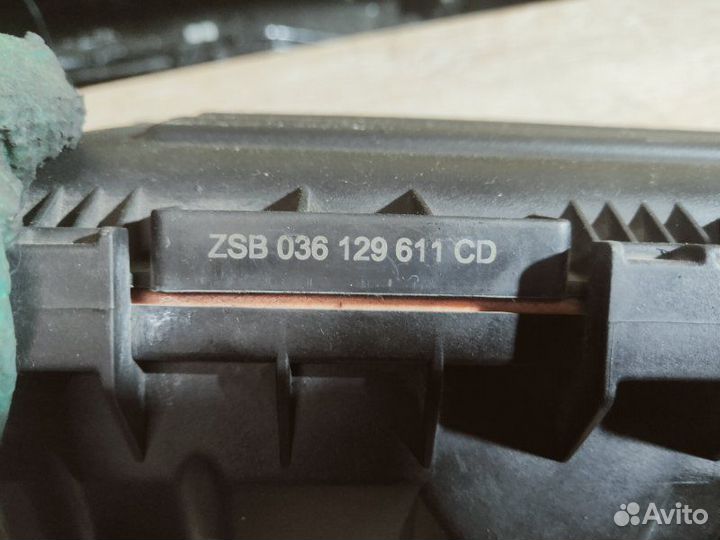 Корпус воздушного фильтра Volkswagen Golf 5 BUD