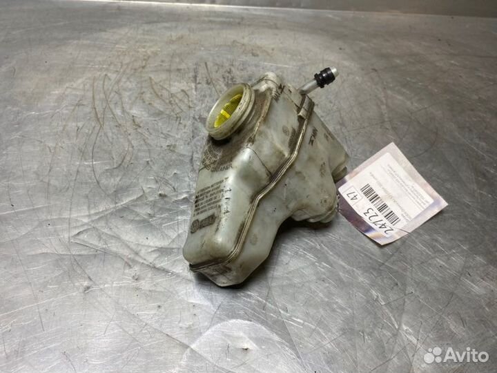 Бачок главного тормозного цилиндра Skoda Octavia