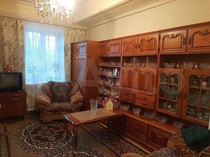 2-к. квартира, 56 м², 1/3 эт.