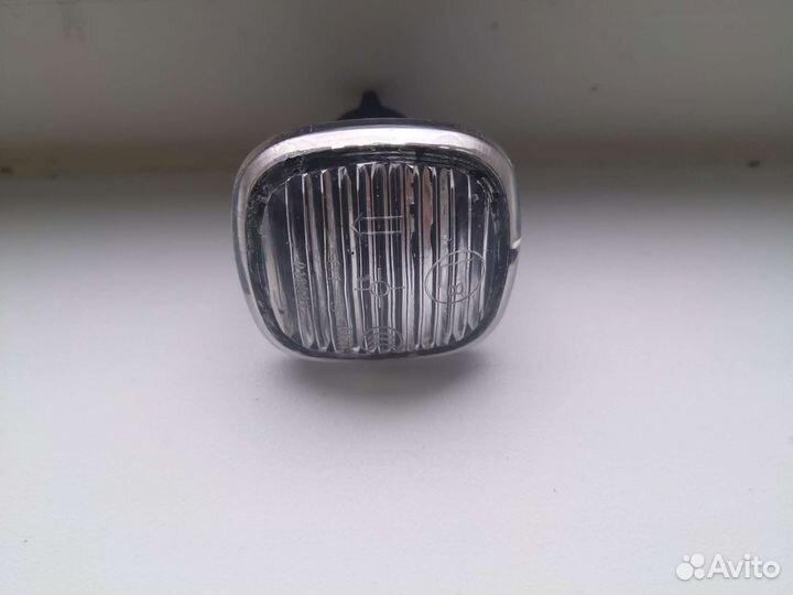 Повторитель поворота в крыло