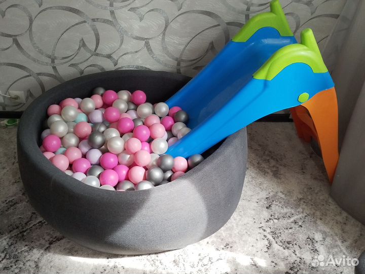 Сухой бассейн с шариками