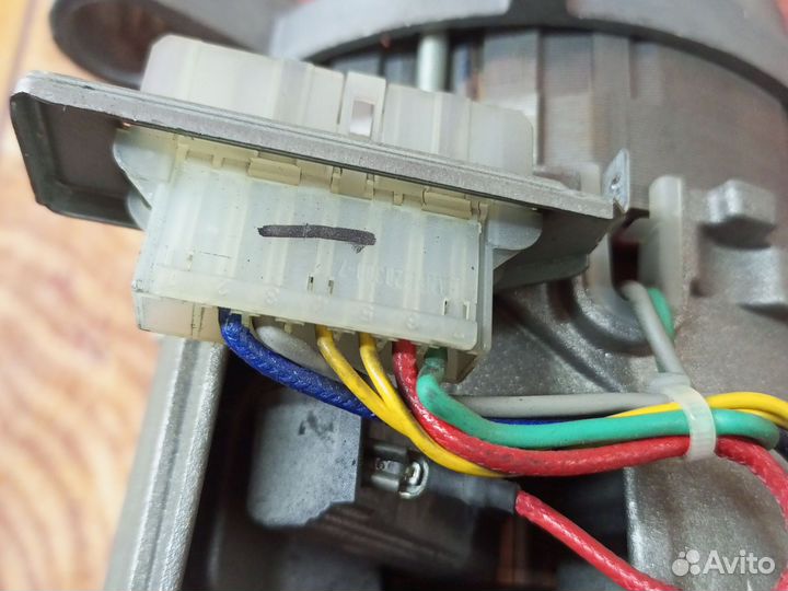 Двигатель стиральной маш Candy 6-пин (46000183)