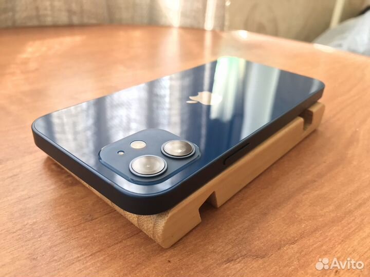 iPhone 12, 64 ГБ
