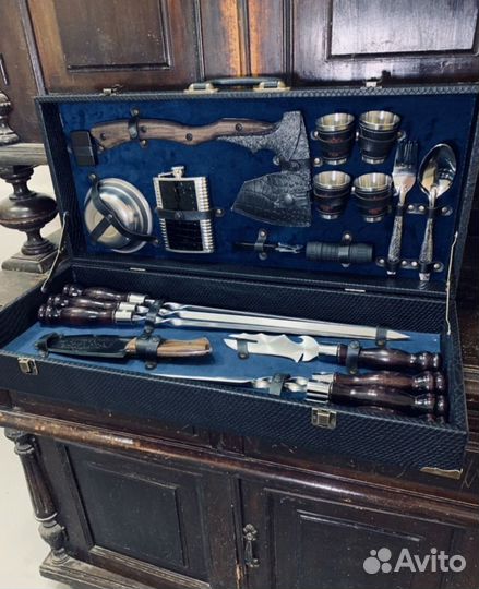 Подарок мужчине наборы, шампура, топоры и т.д