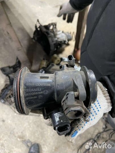 Дроссельная заслонка Renault logan 1