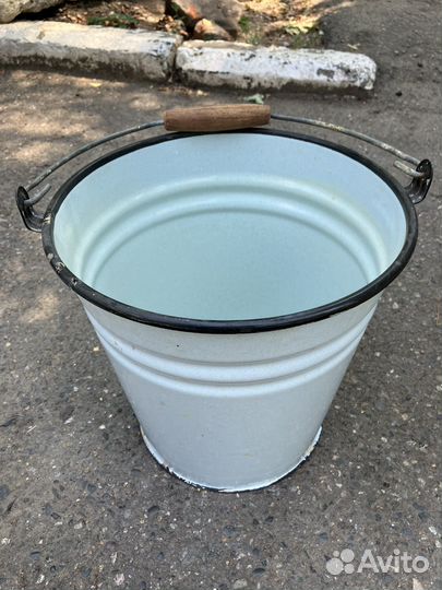 Кастрюля эмалированная