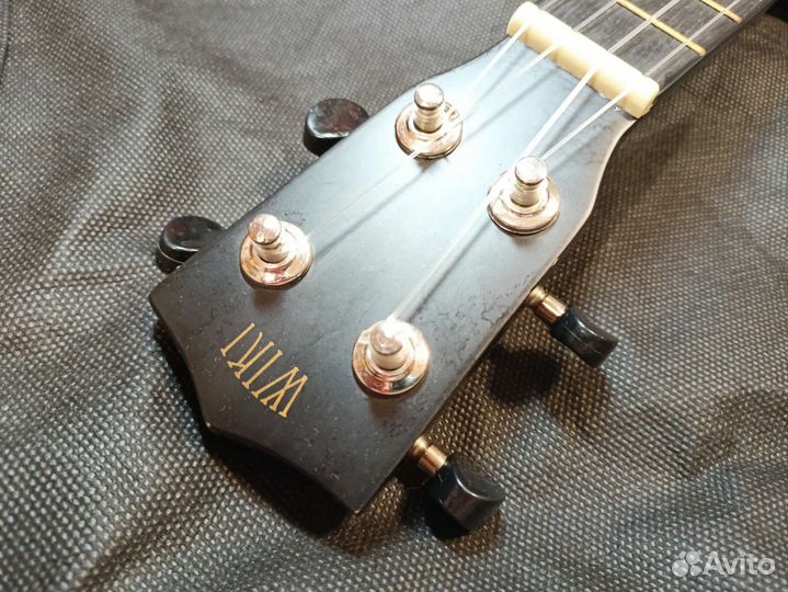 Гитара укулеле