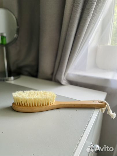 Щетка для сухого массажа (массажная щетка)