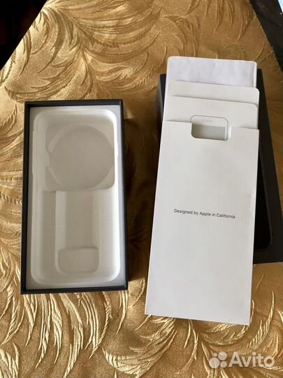 Коробка от iPhone 8