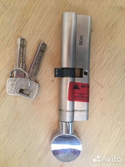 Дверной замок. Личинка для замка