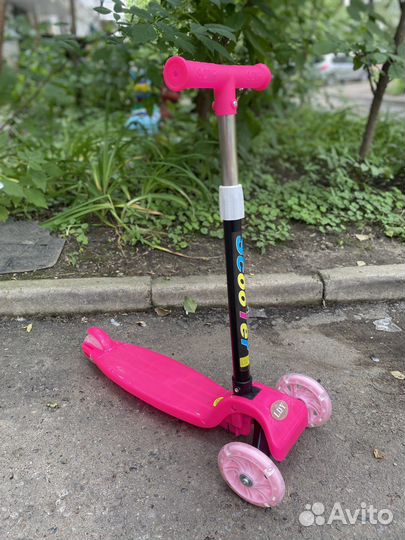 Самокат детский новый на 1-5 лет